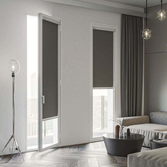 cortina enrollable gris